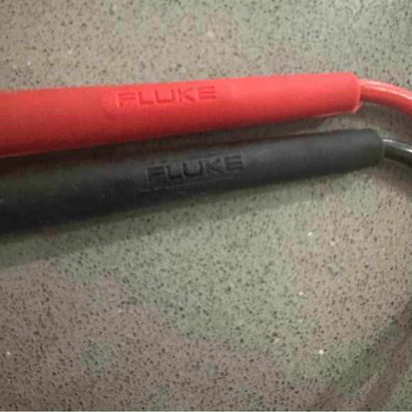 Fluke Test Leads TL75 Style – CAT III 1000V / CAT IV 600V – Red & Black Probes - Picture 3 of 8